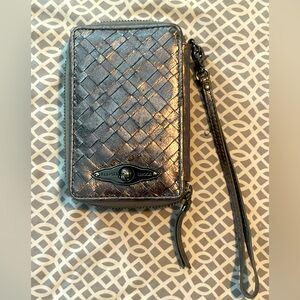 Elliott Lucca Woven Leather Wristlet Silver W 4 Compartments Plus Cell Phone EUC